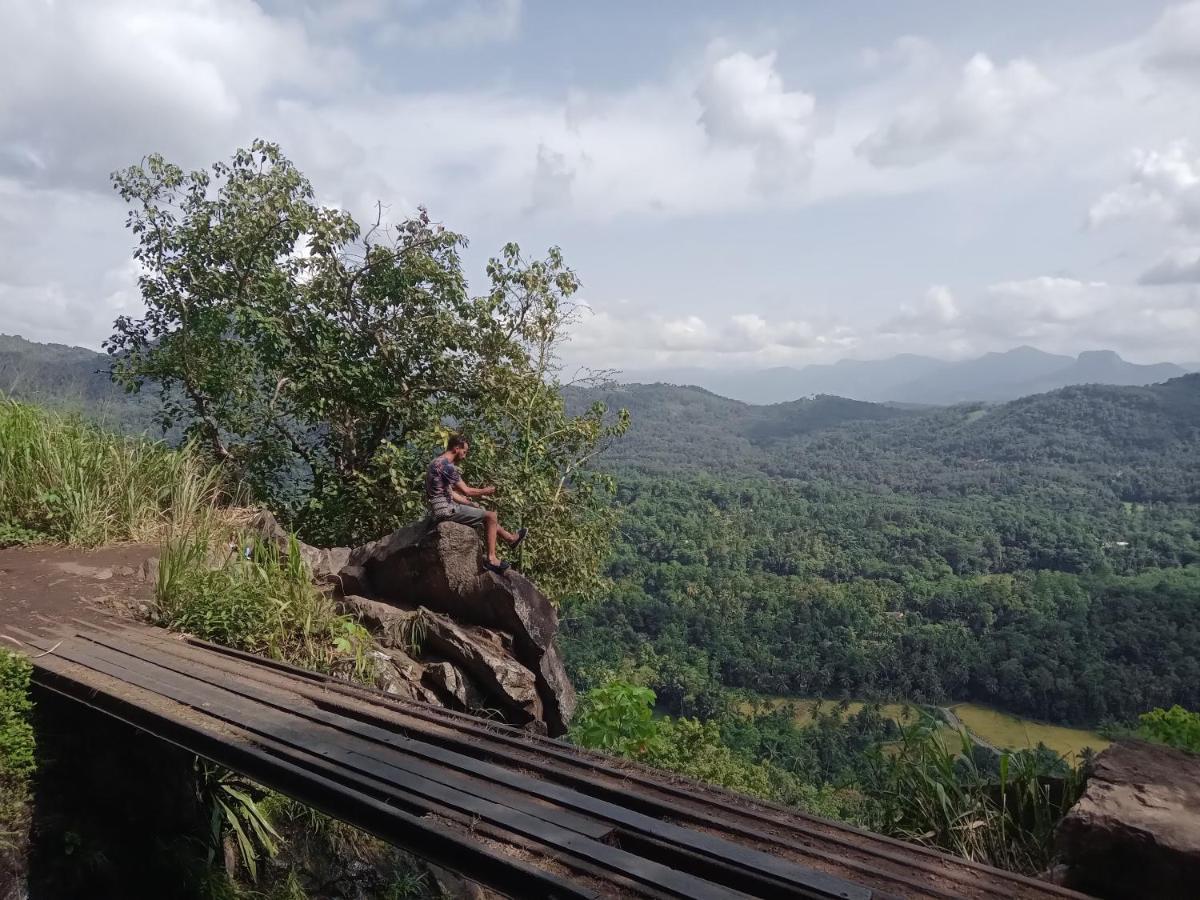 Jungle Village Homestay Pinnawala  Ngoại thất bức ảnh